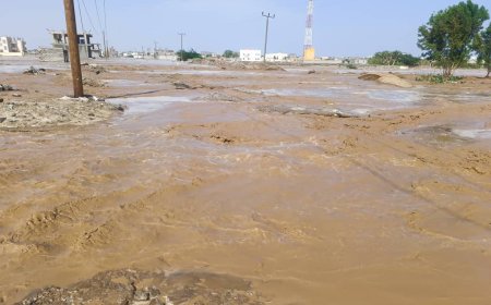 سيول جارفة تصل إلى الحسوة بالعاصمة عدن قادمة من لحج