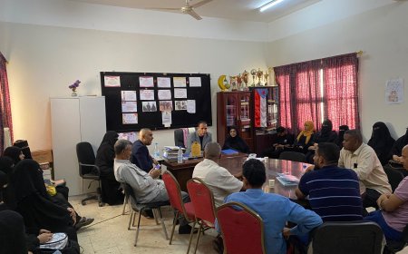 بتوجيهات من الوزير العكبري.. وكيل قطاع المناهج الشوذبي يتفقد عملية حضور المعلمين بثانوية خليفة بعدن استعدادًا لانطلاق العام الدراسي