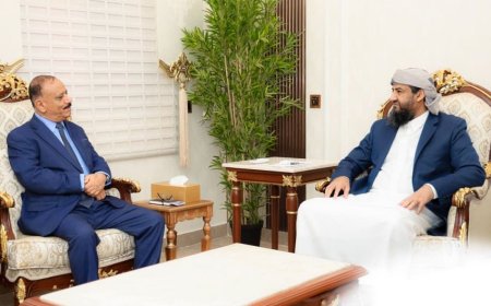 عضو مجلس القيادة المحرّمي يطّلع على سير العمل في وزارة النقل وخططها المستقبلية