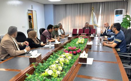 مدير عام مطار عدن الدولي يكرم فريق برنامج تعزيز أمن الطيران "شركة فالار" 