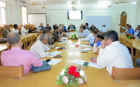 مجلس جامعة عدن يؤكد التزامه بقرارات الحكومة ويشيد بالإصلاحات الاقتصادية