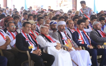 محافظة مأرب تختتم فعاليات وبرامج المخيمات الشبابية والمراكز الصيفية للشباب والفتيات.