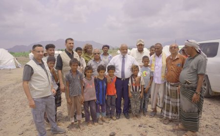 لجنة الطوارئ بالحديدة تتفقد مخيم متضرري السيول في حيس وتوجه بتكثيف الإغاثة .