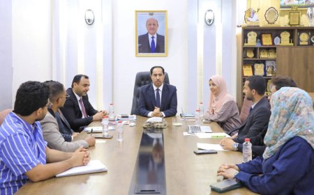 وزير الشباب والرياضة يلتقي برؤساء اتحادات الطلاب اليمنيين في الخارج