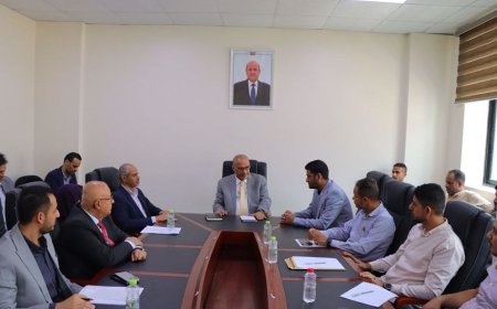 الوزير باذيب يدشن توسعة ومبيعات خدمة "عدن نت 4g" في عدن وأبين ولحج وحضرموت