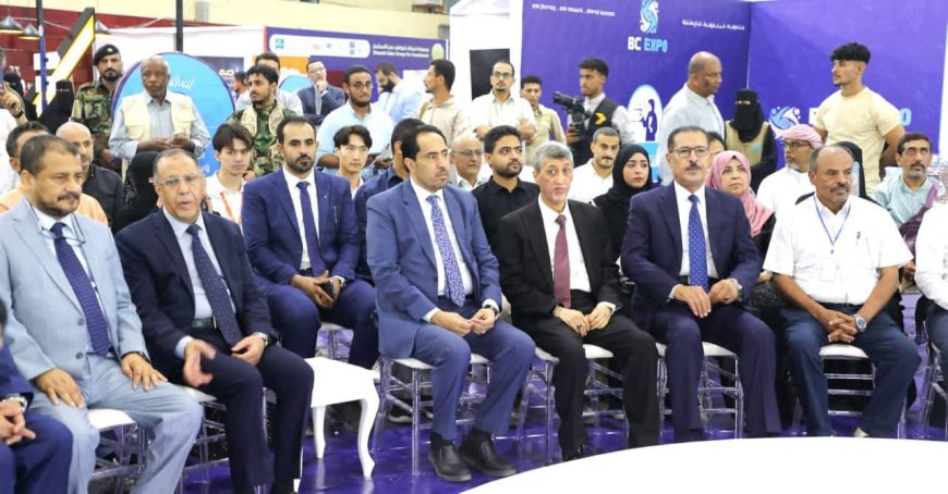 وزيرا "الشباب والرياضة" و "التجارة والصناعة" يفتتحان معرض نادي رجال الأعمال