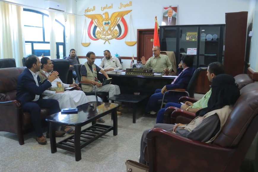 النيابة العامة بمأرب تبحث مع فريق حقوقي أوضاع النزلاء وتؤكد استمرار الرقابة على السجون