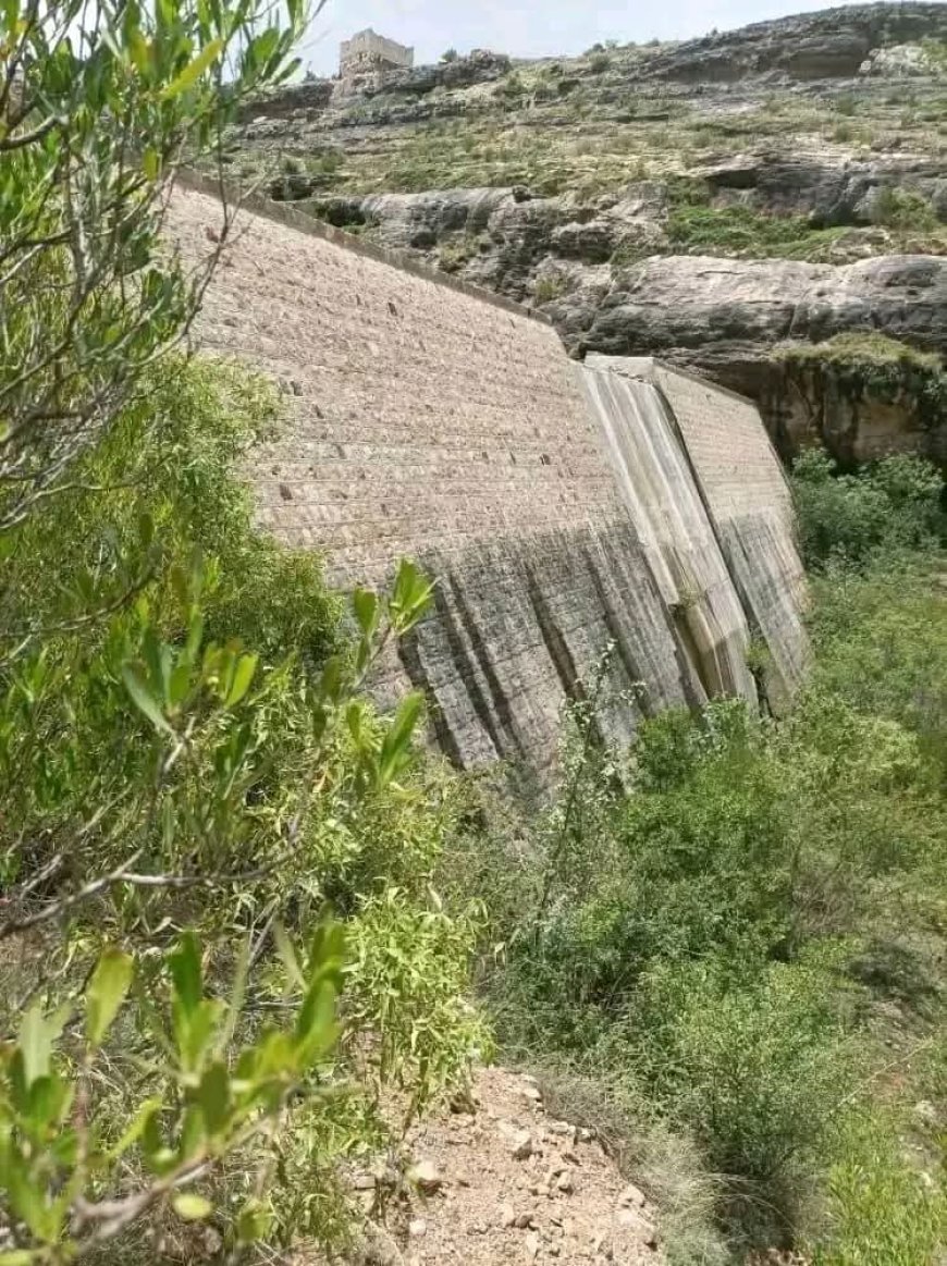 تعز.. أهالي ذبحان يحذرون من كارثة بسبب تدهور حاجز العدوف