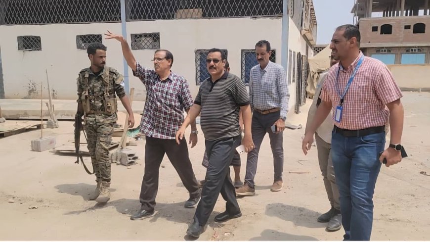 مدير عام المنصورة يطلع على المساحة المخصصة لبناء مركز سوء التغذية للأطفال