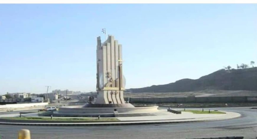 سقوط لوحة إعلانية في صنعاء يسقط ضحايا ويصيب مواطنين بجروح بالغة