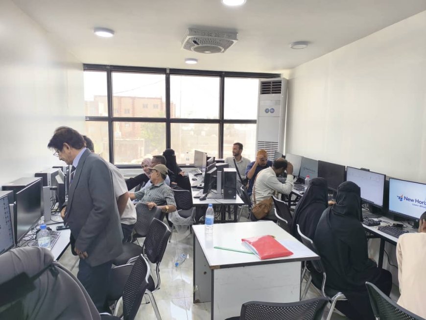 مدير عام التغذية المدرسية بوزارة التربية يدشن الدورة التدريبية في قيادة الحاسوب بعدن