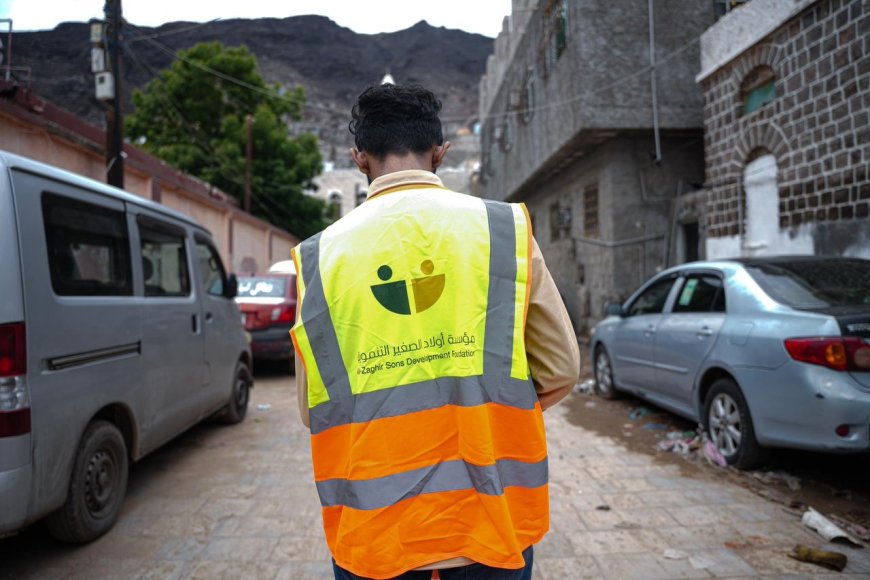مؤسسة أولاد الصغير التنموية تتدخل لرفع مخلفات المنخفض الجوي بعدن