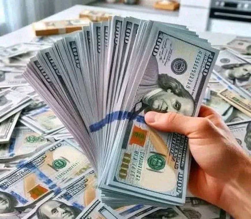 دعوة عاجلة للحكومة بوقف صرف الإعاشات بالدولار للمسؤولين في الخارج