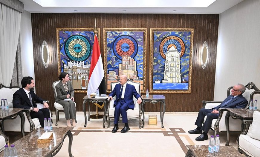 الرئيس العليمي يحذر من مخاطر نقل الأسلحة الإيرانية المحرمة دوليا الى الحوثيين
