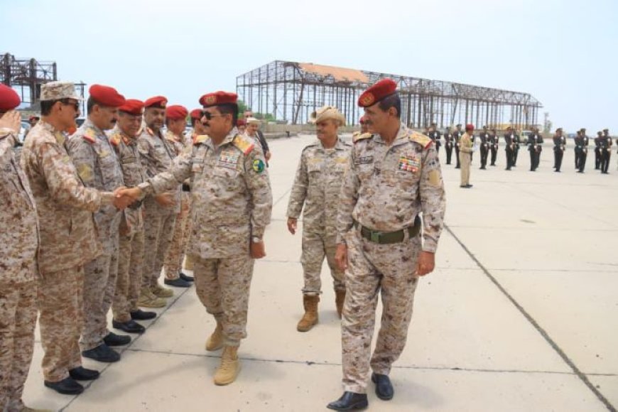 وزير الدفاع يعود إلى عدن بعد جولة ميدانية
