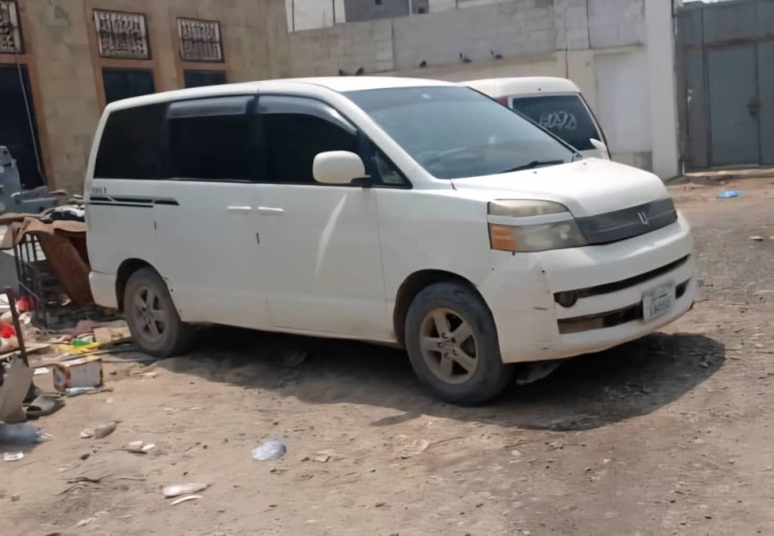 تستخدم وسيلة نقل ( باص ) كمصيدة لهم.. شرطة القاهرة بمنصورة عدن تطيح بعصابة نشل المواطنين( صور )