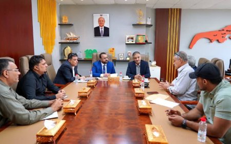 لملس والحريزي يبحثان سُبل معالجة مشكلة الوادي الكبير ومخاطر الصخور في مرتفعات عدن