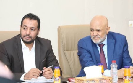 وزير التربية ومحافظ تعز يناقشان سير العمل التربوي والتعليمي في المحافظة