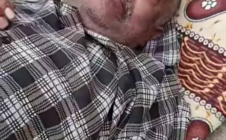 عمر دعسة .. حكاية رجل فقير صنع البهجة في قلوب الناس ثم أقعده المرض على الفراش