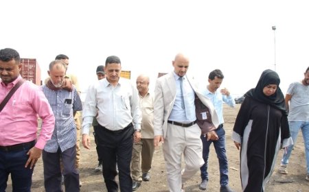 النيابة العامة تنفذ نزولاً ميدانياً إلى جمرك المنطقة الحرة بعدن لمتابعة الأداء وضبط المخالفات