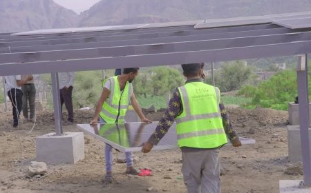تعز.خلية الأعمال الإنسانية تقوم بتركيب منظومة ألواح شمسية متكاملة لتشغيل مشروع مياه النشمة بمديرية المعافر.