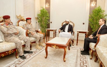 المحرّمي يناقش مع وزير الدفاع ومدير الأكاديمية العسكرية أوضاع القوات المسلحة وخطط التدريب