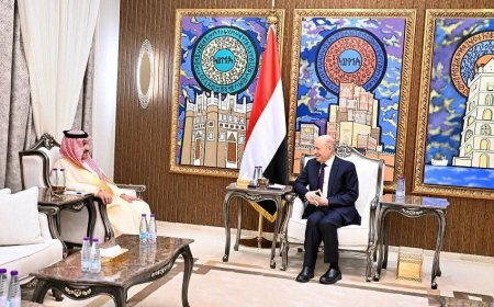 رئيس مجلس القيادة يستقبل سفير المملكة العربية السعودية