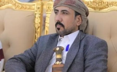 الشيخ عبود هبود بن قمصيت المهري يعزي في وفاة فنان اليمن والخليج محمد مشعجل 