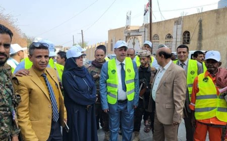 تدشين حملة نظافة شاملة في مديرية صالة بتعز