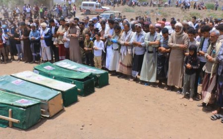 من بينهم أقارب زعيمهم.. بسرية وتكتم شديد تشييع  (6) من كبار القادة الحوثيين (أسماء)