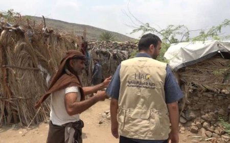 تعز : الخلية الإنسانية تواسي أسرة رضيع استشهد بقصف حوثي في مديرية مقبنه.