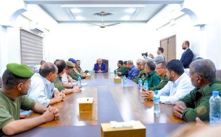 الزُبيدي يزور شرطة العاصمة عدن ويطّلع على سير العمل في إداراتها