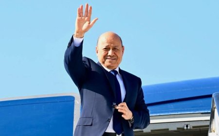 رئيس مجلس القيادة يغادر عدن للمشاركة في قمة الدوحة