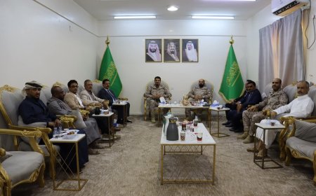 فريق التوجيه والرقابة الرئاسي يزور قيادة قوة الواجب 808 والمستشفى السعودي الميداني في سقطرى