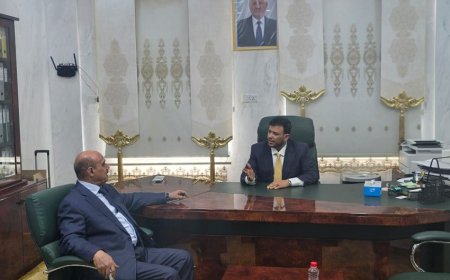 عبدالله العليمي يؤكد دعم مجلس القيادة الرئاسي للبنك المركزي اليمني