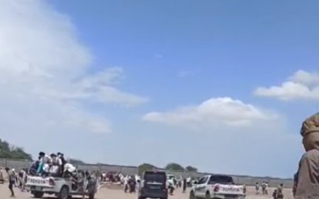 يحدث الآن.. عدن تودّع المناضل أديب العيسي إلى مثواه الأخير