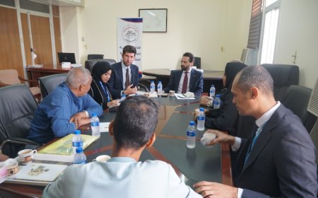 بعثة الاتحاد الأوروبي تزور غرفة عمليات اللجان المجتمعية بعدن لتعزيز السلام.