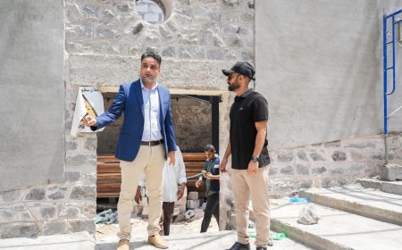 نائب وزير الإعلام والثقافة والسياحة ومدير صيرة يتفقدان أعمال تأهيل سينما أروى بصيرة
