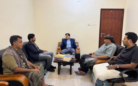 نائب وزير المياه والبيئة يستقبل نائب مدير مركز اللغة المهرية ويبحث ترتيبات إحياء يوم اللغة المهرية