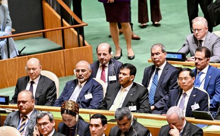 رئيس مجلس القيادة يشارك في الجلسة الافتتاحية للجمعية العامة للأمم المتحدة