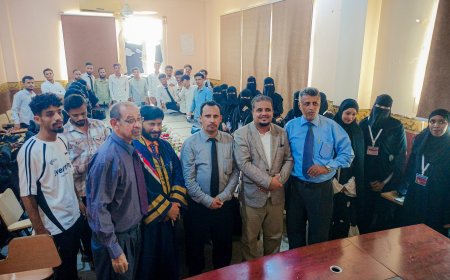 مناقشة علمية لمشاريع تخرج طلاب قسم إدارة الأعمال بجامعة عدن