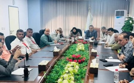 مطار عدن الدولي يعقد اجتماعًا مع شركات الطيران لتعزيز سلامة التشغيل وتسهيل الخدمات