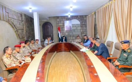 اللجنة الأمنية بتعز تشدد على ضرورة الإسراع في إعداد قائمة دقيقة وشاملة بأسماء المطلوبين أمنيا 