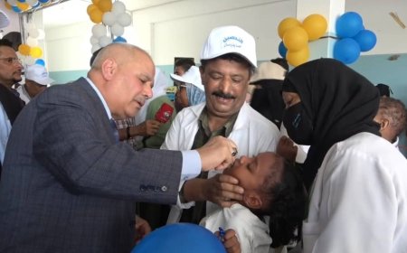 مدير عام الصحة بعدن يدشن الجولة الثانية لحملة التحصين ضد شلل الأطفال 
