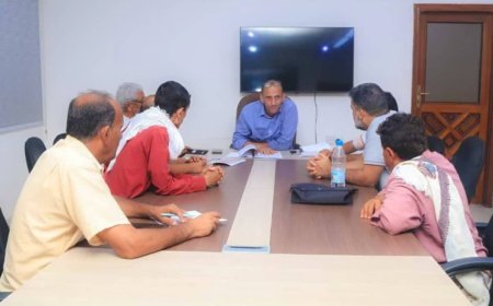 باخبيرة يناقش مع مواطني منطقة صلاح الدين احتياجات قطاعي المياه والصرف الصحي