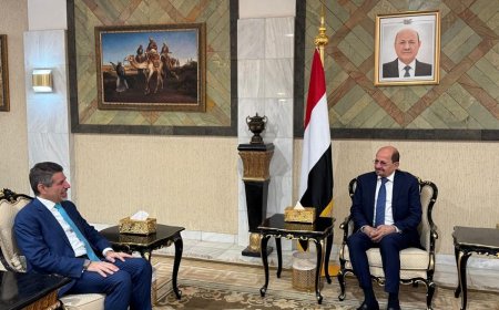وزير الخارجية يلتقي السفير الأمريكي لدى اليمن