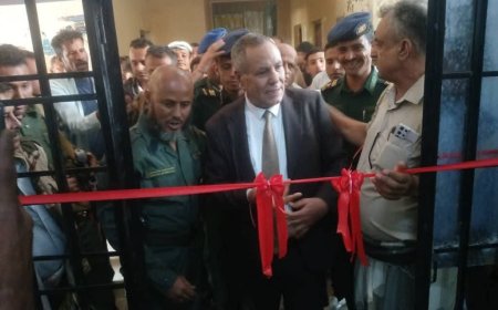 الوكيل الصنوي يدشن العمل في مركز الإصدار الآلي للبطاقة الإلكترونية في مديرية المعافر