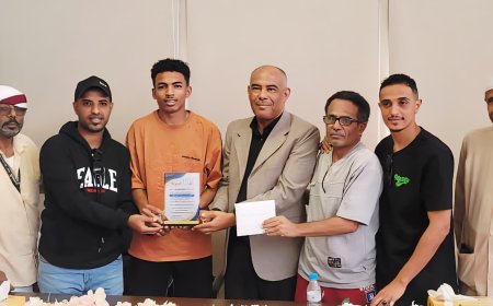 هيئة الطيران تكرم لاعب المنتخب الوطني "الهندي" وتقر إقامة بطولة كروية لموظفي مطار سيئون