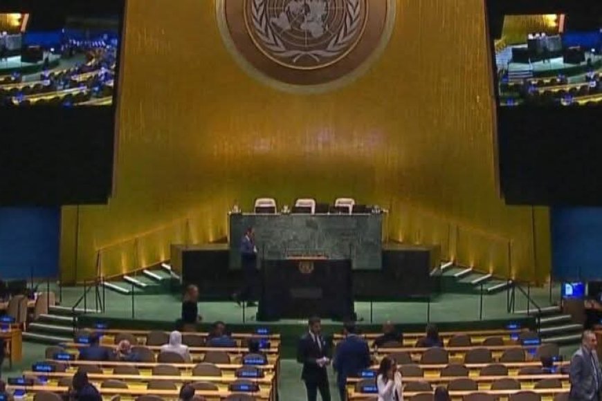 نتنياهو يخاطب قاعة شبه فارغة والإعلام العبري يصف المشهد بضربة لـإسرائيل. نتنياهو يخاطب قاعة شبه فارغة والإعلام العبري يصف المشهد بضربة لـإسرائيل.