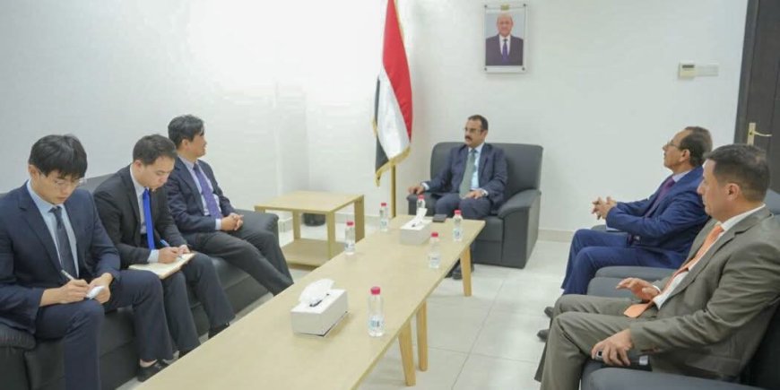العود يبحث مع القائم بأعمال السفارة الصينية تعزيز العلاقات الثنائية